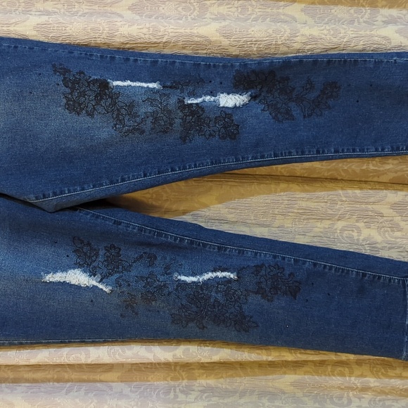 DG2 16w really good stretch distressed jeans - Picture 2 of 5